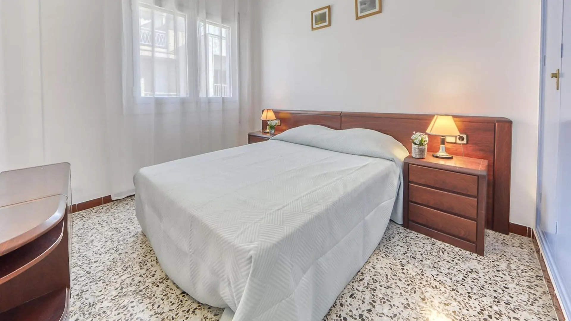 Beautiful Apartment With View Roses