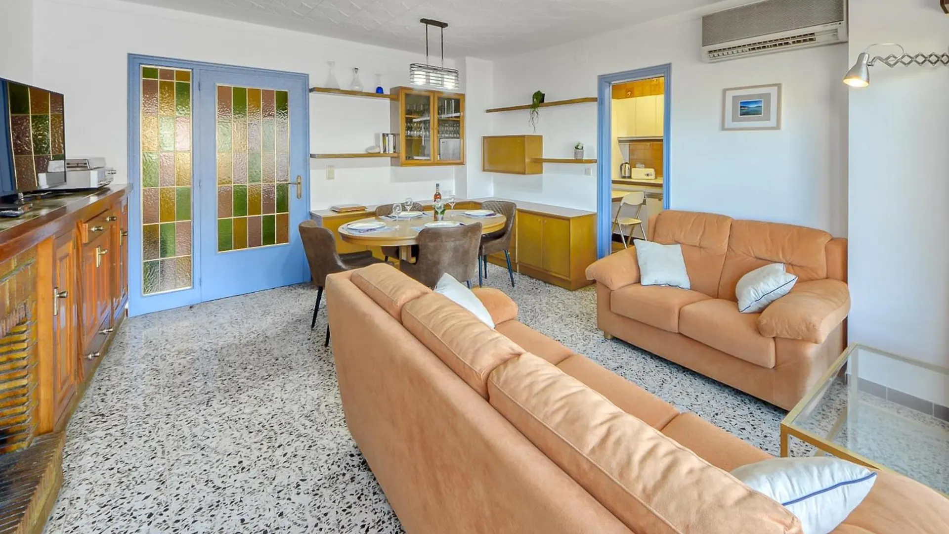 Beautiful Apartment With View Roses